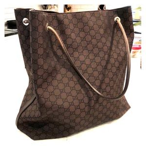 Gucci large bucket tote